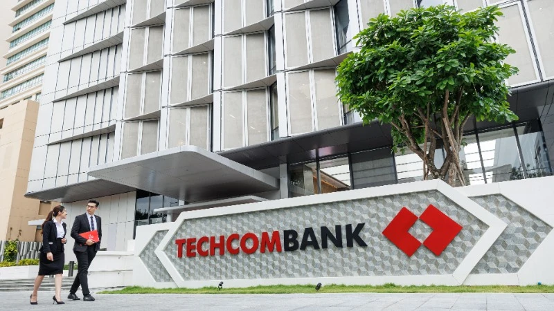 Techcombank được S&P Global Ratings xếp hạng “BB-” và triển vọng “Ổn định”