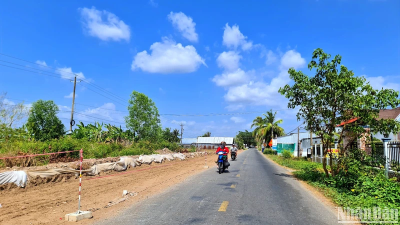 Thi công mở rộng tuyến U Minh-Khánh Hội bị ảnh hưởng tiến độ do vướng giải phóng mặt bằng.