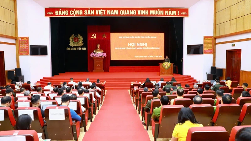 Toàn cảnh Hội nghị.