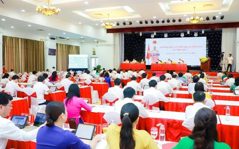 Kỳ họp thứ 7 HĐND tỉnh Nghệ An Khoá XVIII đã thông qua 34 Nghị quyết thúc đẩy phát triển kinh tế, xã hội, bảo đảm an ninh, quốc phòng. 