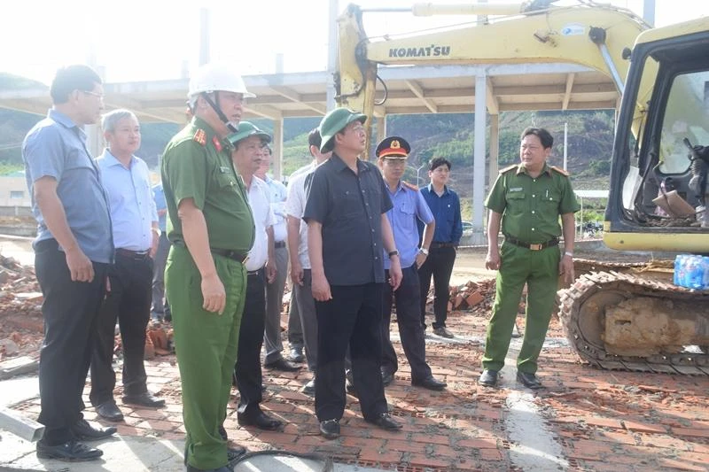 Công an tỉnh Bình Định đã ra quyết định khởi tố vụ án liên quan đến vụ tai nạn tại Công ty Savvy Seafood ở Khu công nghiệp Nhơn Hòa, khiến 11 người thương vong.