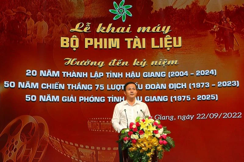 Phó Bí thư Thường trực Tỉnh ủy Hậu Giang Trần Văn Huyến phát biểu tại buổi lễ.