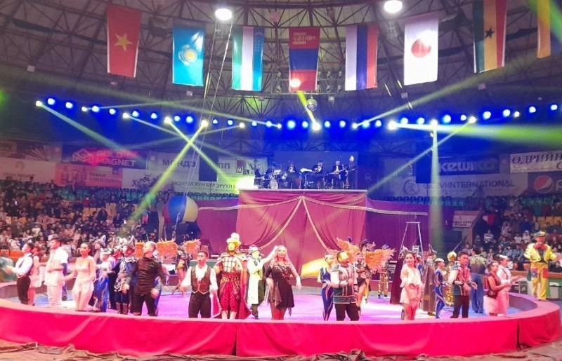 Việt Nam tham gia biểu diễn tại Lễ hội xiếc quốc tế “Bravo”