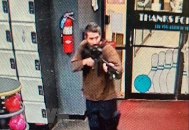 Hình ảnh nghi phạm thực hiện vụ xả súng ở thành phố Lewiston, bang Maine (Mỹ) sáng 26/10/2023. (Ảnh: AP/TTXVN)