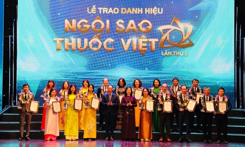 Trao danh hiệu "Ngôi sao thuốc Việt" cho 18 doanh nghiệp