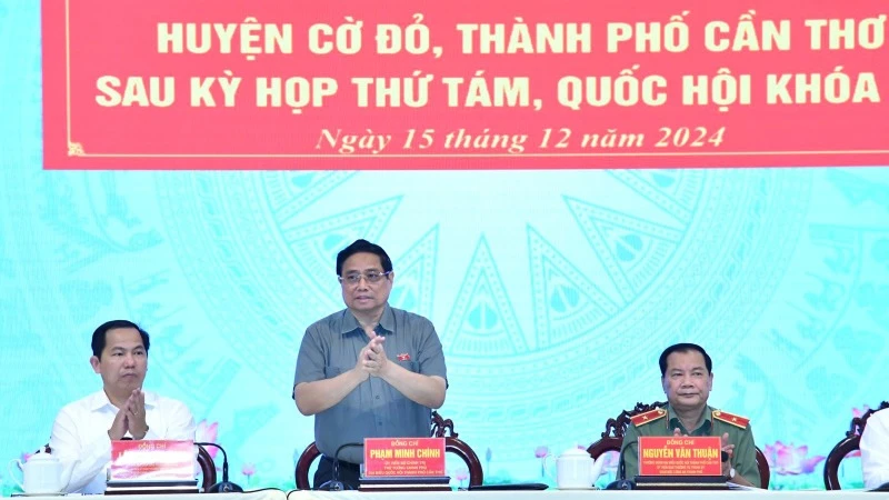 Thủ tướng Phạm Minh Chính tiếp xúc cử tri tại huyện Cờ Đỏ, thành phố Cần Thơ sau kỳ họp thứ 8, Quốc hội khoá XV (Ảnh: Thanh Giang). 