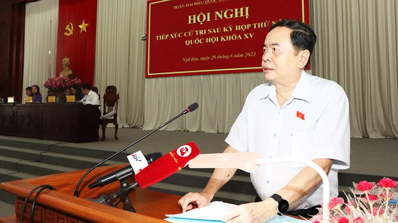 Phó Chủ tịch Thường trực Quốc hội Trần Thanh Mẫn phát biểu tại buổi tiếp xúc cử tri thành phố Ngã Bảy (Hậu Giang).