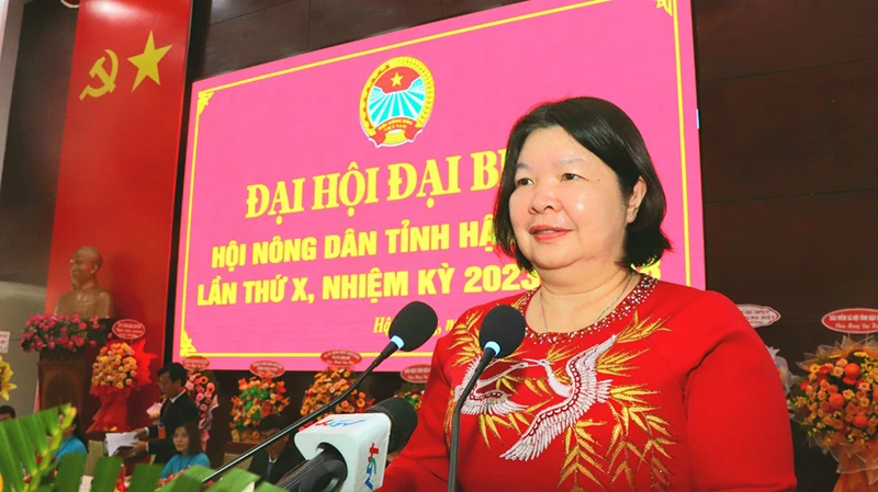 Bà Cao Xuân Thu Vân, Phó Chủ tịch Ban Chấp hành Trung ương Hội Nông dân Việt Nam, phát biểu chỉ đạo Đại hội.