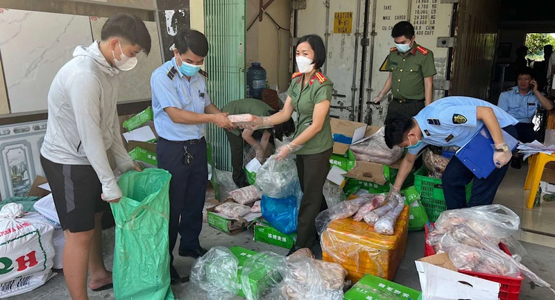 1,5 tấn thực phẩm đông lạnh bị lực lượng chức năng tỉnh Hà Nam thu giữ.