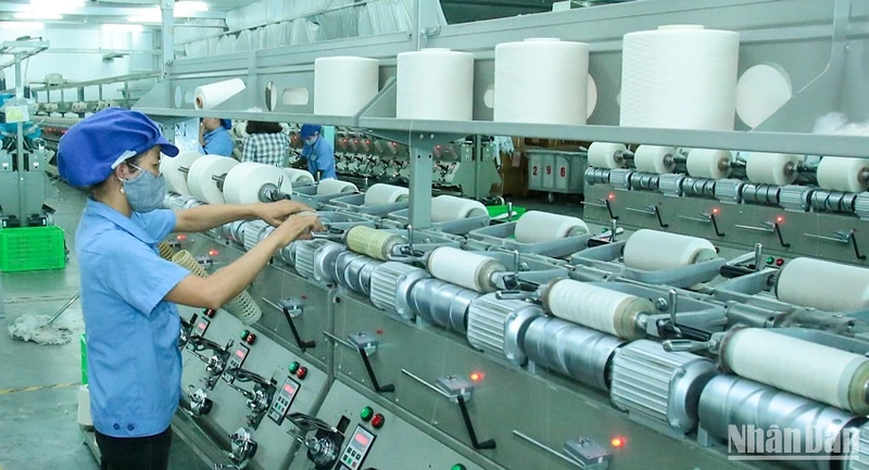 Dây chuyền sản xuất sợi tại Công ty TNHH Dệt nhuộm Jasan Việt Nam, khu công nghiệp Phố Nối B, tỉnh Hưng Yên. (Ảnh Minh Hà)