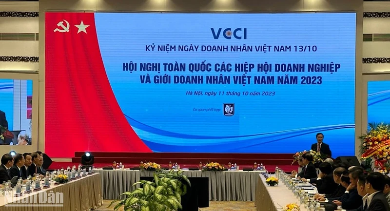 Đội ngũ doanh nhân Việt Nam cần tiếp tục có thêm những đóng góp quan trọng cho sự phát triển, lớn mạnh của nền kinh tế đất nước.