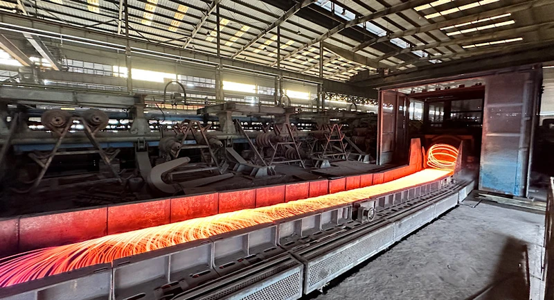 Dây chuyền sản xuất thép tại Công ty CP Gang thép Thái Nguyên. (Ảnh: MINH DŨNG)
