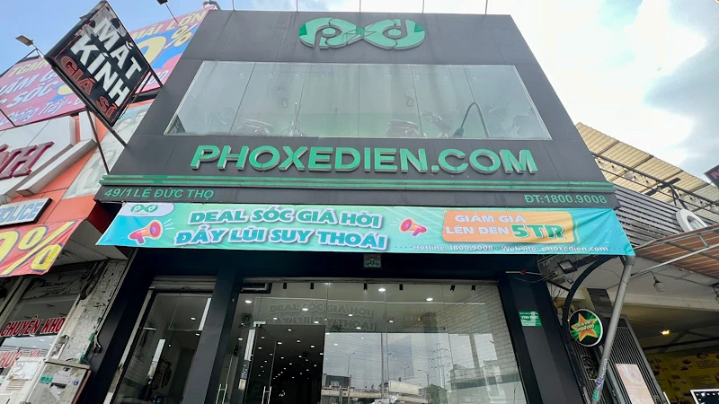 Một cửa hàng thuộc hệ thống phoxedien.com kinh doanh xe đạp điện, xe máy điện vi phạm.