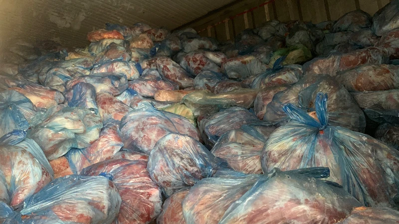 Phát hiện số lượng lớn thịt lợn nhiễm bệnh tại một kho hàng trên địa bàn huyện Chương Mỹ (TP Hà Nội).