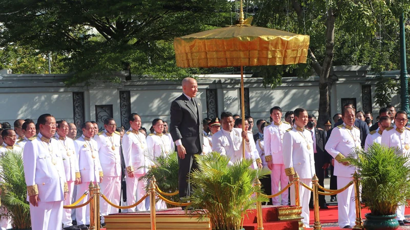 Lễ kỷ niệm 71 năm Quốc khánh và Ngày thành lập Quân đội Hoàng gia Campuchia diễn ra dưới sự chủ trì của Quốc vương Norodom Sihamoni.