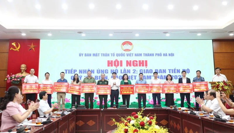 Ban Thường trực Ủy ban Mặt trận Tổ quốc Việt Nam thành phố Hà Nội tiếp nhận ủng hộ Quỹ ''Vì biển, đảo Việt Nam'' năm 2023 lần hai.