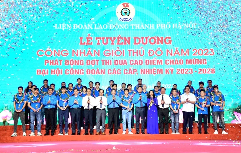 Hà Nội tuyên dương 100 công nhân giỏi năm 2023.