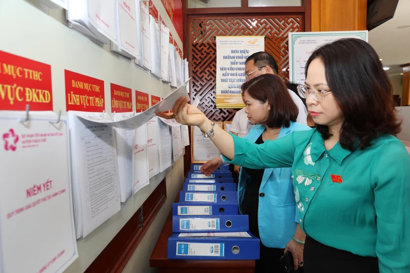 Hội đồng nhân dân thành phố Hà Nội bắt đầu triển khai đợt giám sát về cải cách hành chính, xây dựng chính quyền điện tử và chuyển đổi số. 