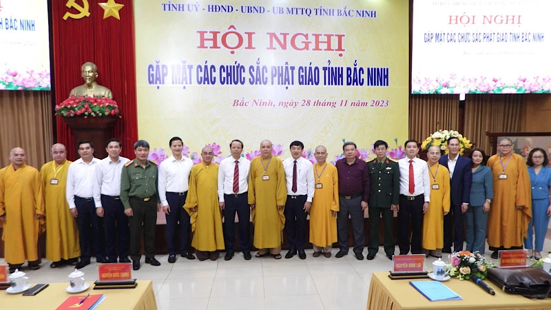 Hơn 100 các vị chức sắc, chức việc, tăng ni tham dự Hội nghị Gặp mặt các chức sắc Phật giáo tỉnh Bắc Ninh.
