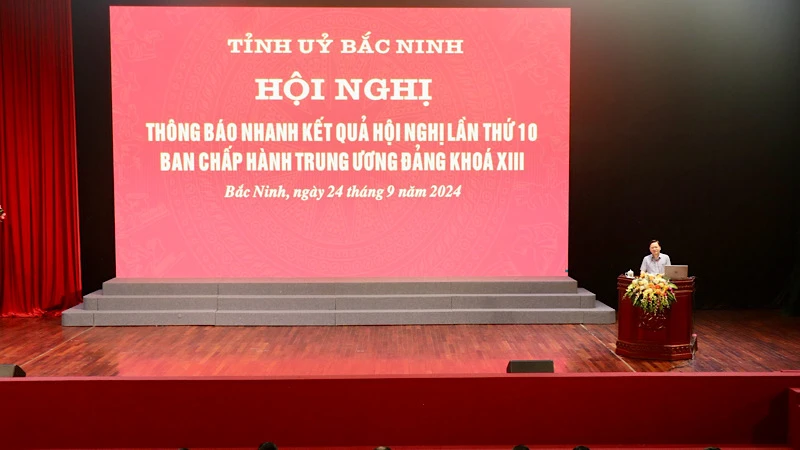 Tỉnh ủy Bắc Ninh tổ chức Hội nghị thông báo nhanh kết quả Hội nghị lần thứ 10, Ban Chấp hành Trung ương Đảng khóa XIII tới đội ngũ cán bộ chủ chốt.