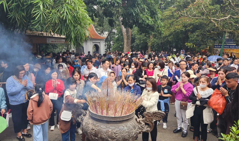 Khu Di tích lịch sử Đền Hùng luôn là điểm thu hút khách du lịch tại Phú Thọ.