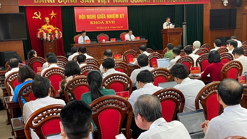 Hội nghị sơ kết giữa nhiệm kỳ Đảng bộ tỉnh Hải Dương.