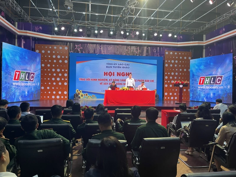 Hội nghị “Trao đổi kinh nghiệm, kỹ năng sáng tác tác phẩm báo chí về xây dựng Đảng năm 2024” ngày 1/4 tại Lào Cai.