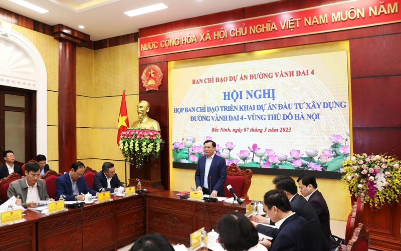 Bí thư Thành ủy Hà Nội Đinh Tiến Dũng phát biểu kết luận hội nghị sáng 7/3.