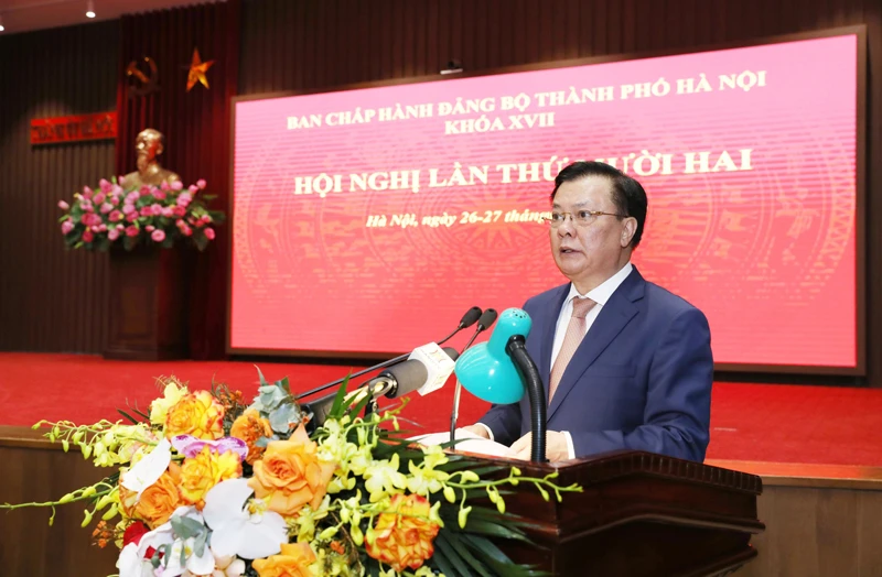 Bí thư Thành ủy Hà Nội Đinh Tiến Dũng phát biểu kết luận hội nghị.