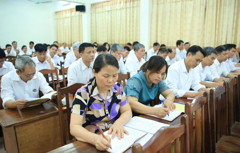 Các học viên là Phó Bí thư Đảng ủy cấp xã của Hà Nội tham gia lớp học.