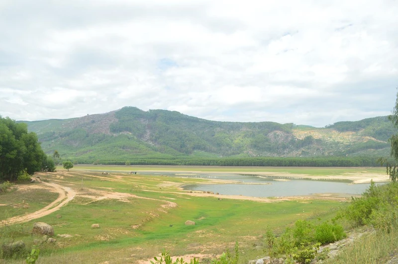 Nhiều hồ chứa nước ở Quảng Ngãi bị xuống cấp, cần được đầu tư sửa chữa, nâng cấp. 