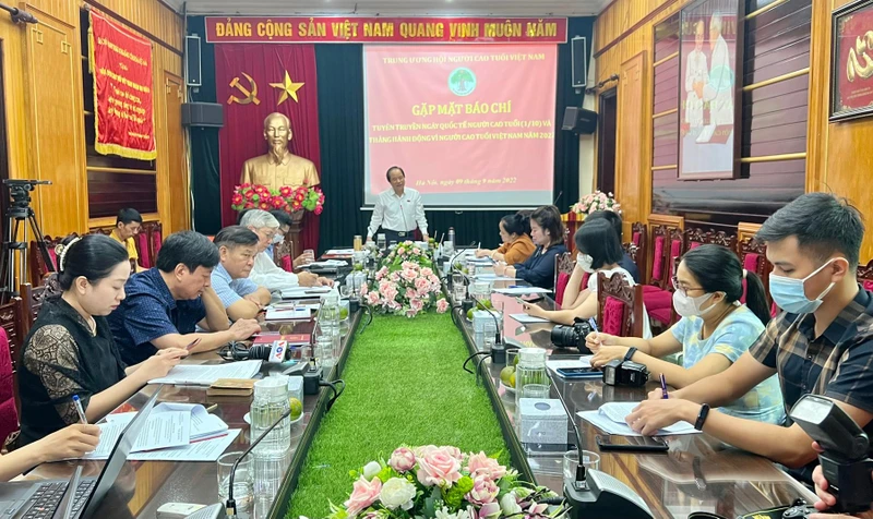 Hội Người cao tuổi Việt Nam tổ chức họp báo tuyên truyền về Ngày Quốc tế người cao tuổi (1/10) và Tháng Hành động vì người cao tuổi Việt Nam năm 2022. 