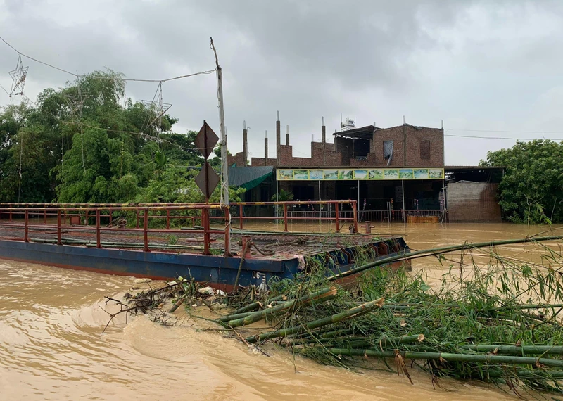 Vùng dân cư thôn Kênh Gà, xã Gia Thịnh, huyện Gia Viễn ( Ninh Bình) bị ngập lụt do mưa, lũ lớn.