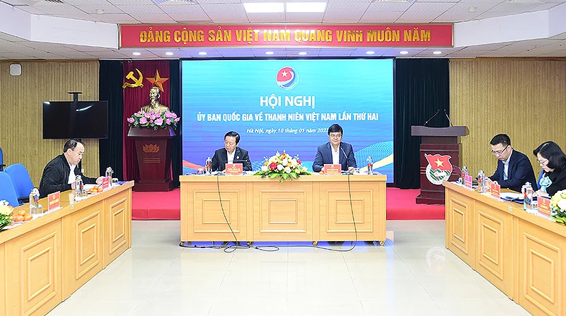 Phó Thủ tướng Chính phủ Trần Hồng Hà và Bí thư thứ nhất Trung ương Đoàn, Chủ nhiệm Ủy ban Quốc gia về thanh niên Bùi Quang Huy đồng chủ trì Hội nghị.