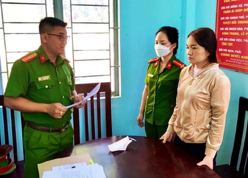 Bị can Nguyễn Thị Dung bị bắt tạm giam để điều tra về tội“Lừa đảo chiếm đoạt tài sản”.