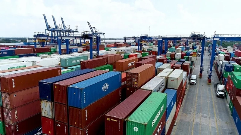 Hàng hóa xuất, nhập khẩu tại cảng Cát Lái, Thành phố Hồ Chí Minh (Ảnh: Thu Hòa).