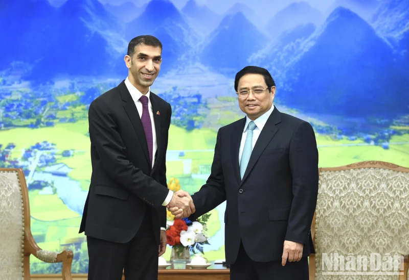Thủ tướng Chính phủ Phạm Minh Chính và Tiến sĩ Thani bin Ahmed Al Zeyoudi, Quốc vụ khanh phụ trách Thương mại quốc tế, Bộ Ngoại thương UAE.
