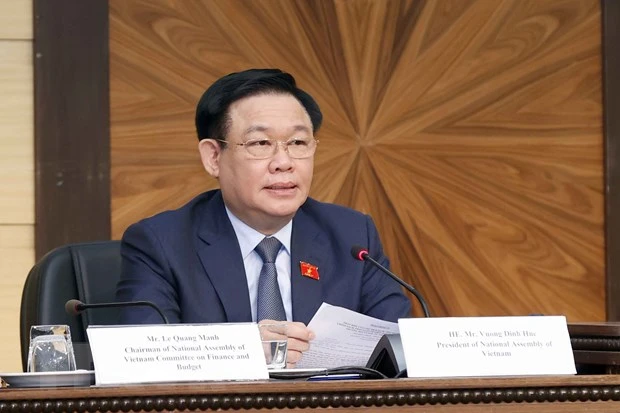 Chủ tịch Quốc hội Vương Đình Huệ phát biểu tại Diễn đàn Chính sách, Pháp luật về Thúc đẩy Hợp tác Kinh tế, Thương mại và Đầu tư Việt Nam-Iran. (Ảnh: TTXVN)