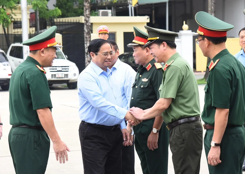 Thủ tướng Phạm Minh Chính đến kiểm tra công tác tu bổ định kỳ Công trình Lăng Chủ tịch Hồ Chí Minh và làm việc với Ban Quản lý Lăng Chủ tịch Hồ Chí Minh.