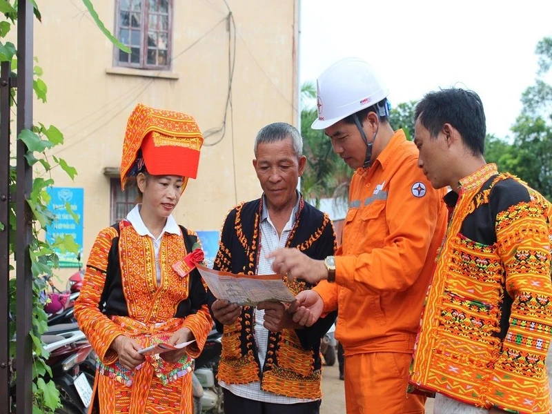 Công ty Điện lực Lạng Sơn đẩy mạnh công tác tuyên truyền an toàn điện trong dân.