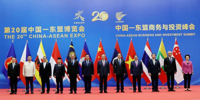 Thủ tướng Phạm Minh Chính, Thủ tướng Trung Quốc Lý Cường và lãnh đạo các nước ASEAN tại lễ khai mạc CAEXPO và CABIS 2023.