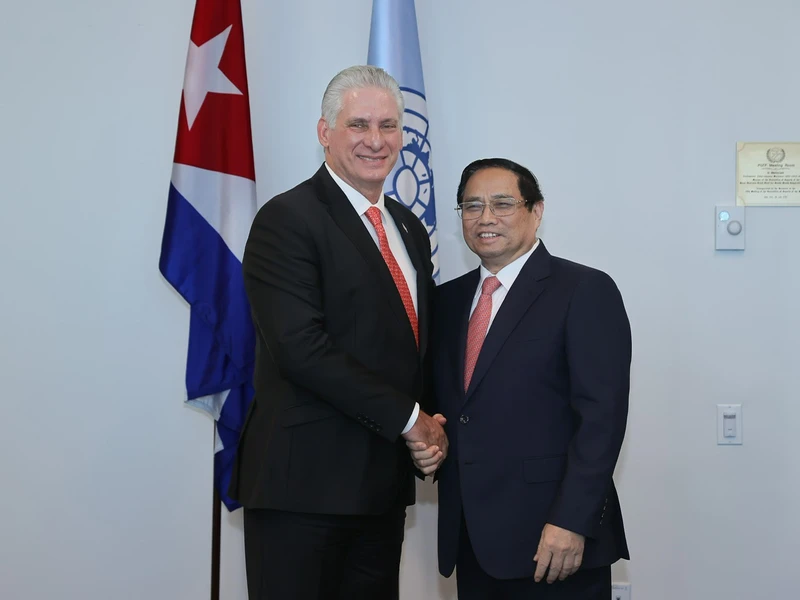 Thủ tướng Chính phủ Phạm Minh Chính gặp Bí thư thứ nhất, Chủ tịch Cuba Miguel Díaz-Canel.