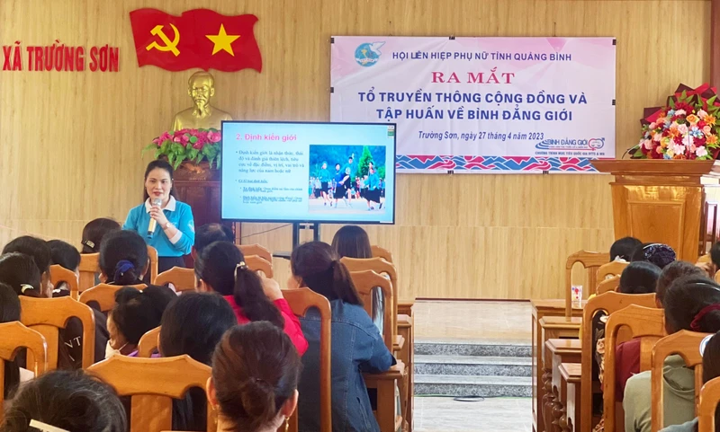 Ra mắt tổ truyền thông cộng đồng tại xã Trường Sơn, huyện Quảng Ninh (Quảng Bình).