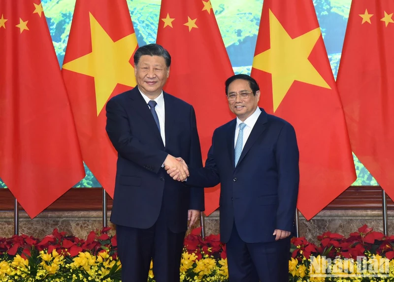 Thủ tướng Phạm Minh Chính đón Tổng Bí thư, Chủ tịch Trung Quốc Tập Cận Bình tại buổi hội kiến.