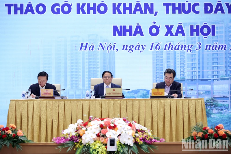 Thủ tướng Chính phủ Phạm Minh Chính chủ trì hội nghị tháo gỡ khó khăn, thúc đẩy phát triển nhà ở xã hội.