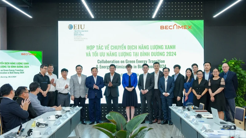Công bố dự án Thử nghiệm công nghệ và Hợp tác nghiên cứu phát triển chuyển đổi xanh VIETPULSE thí điểm giữa Trường đại học Quốc tế Miền Đông và Q-Energy trước sự chứng kiến của Tổng Lãnh sự Vương quốc Anh tại Thành phố Hồ Chí Minh và lãnh đạo tỉnh Bình Dương.