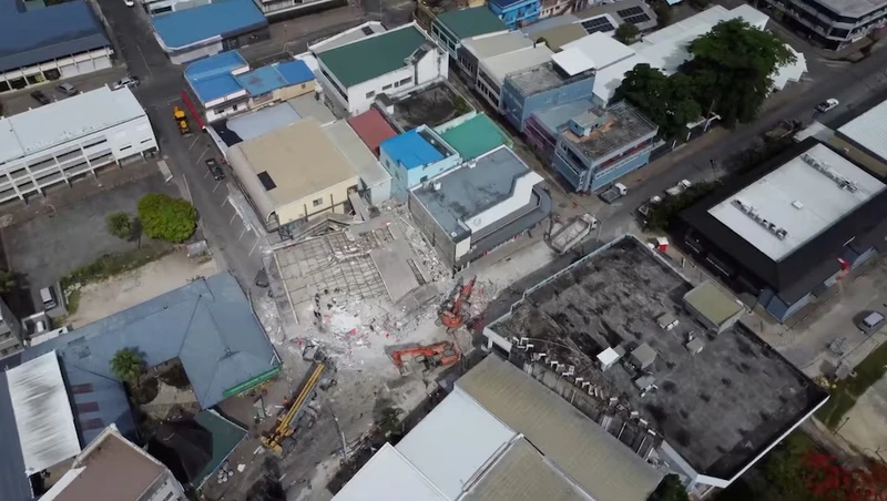 Một tòa nhà bị sụp đổ sau trận động đất mạnh ở Port Vila, Vanuatu. (Ảnh: Reuters)