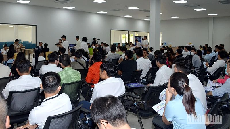 “Ngày hội việc làm NovaWorld Phan Thiet 2023” thu hút rất đông người lao động, sinh viên và thanh niên địa phương tham gia ứng tuyển