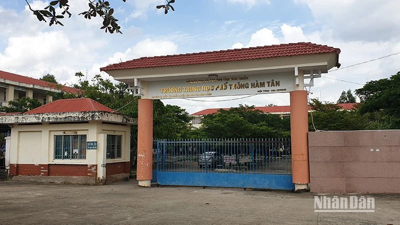 Trường trung học phổ thông Hàm Tân, tỉnh Bình Thuận.