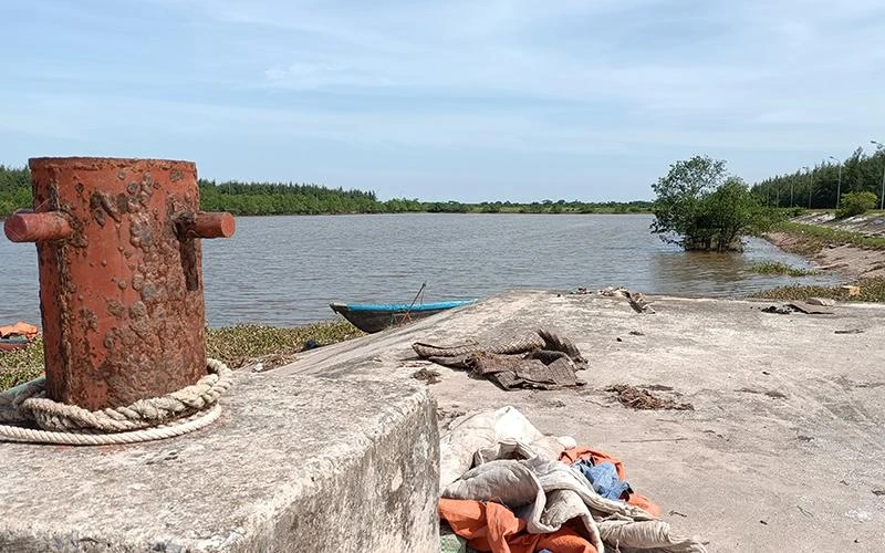 Khu neo đậu tránh trú bão cho tàu cá tại huyện Thái Thụy (tỉnh Thái Bình) bỏ hoang nhiều năm, gây lãng phí.